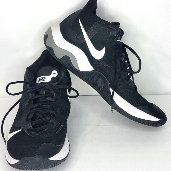 Nike Black and White Athletic Shoes - Picture 1 of 6